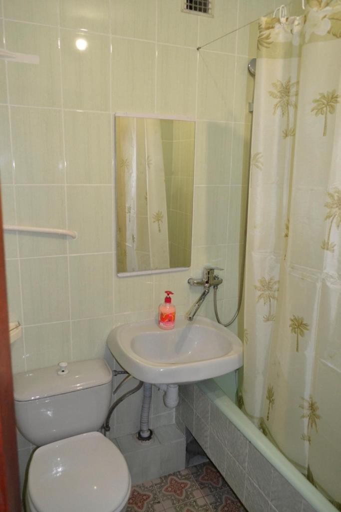 3-Х Комнатные Апартаменты На Данила Галицкого Kamianets-Podilskyi Εξωτερικό φωτογραφία